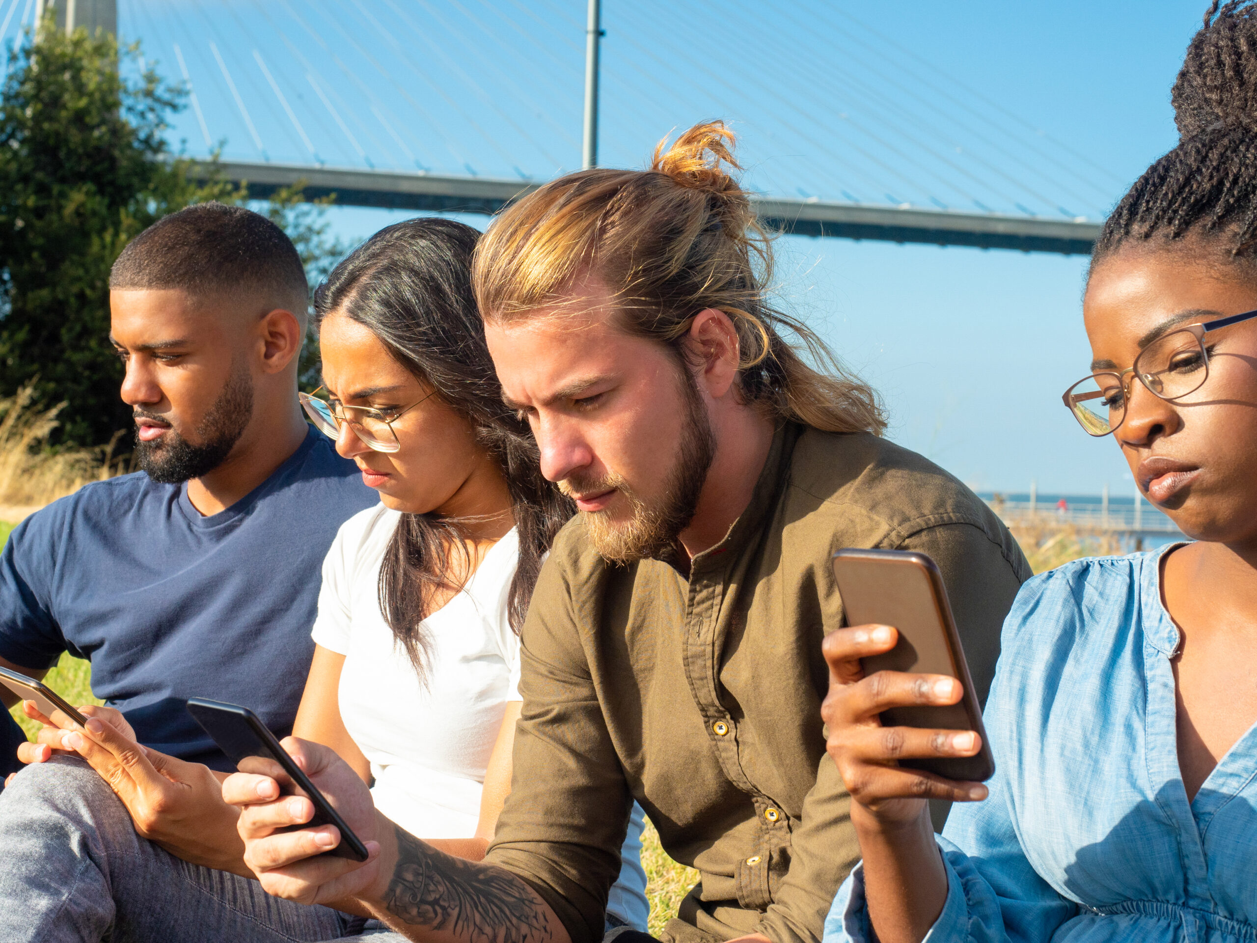 O impacto das telas e redes sociais na saúde mental:  o desafio da trajetória dos millennials
